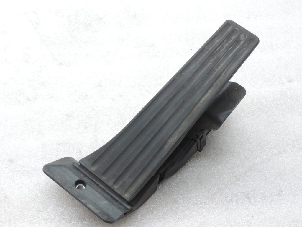 Oriģinālais BMW F31 F31 F30 F20 G20 E84 u.c. akseleratora pedālis 35406889818, 35405A47456