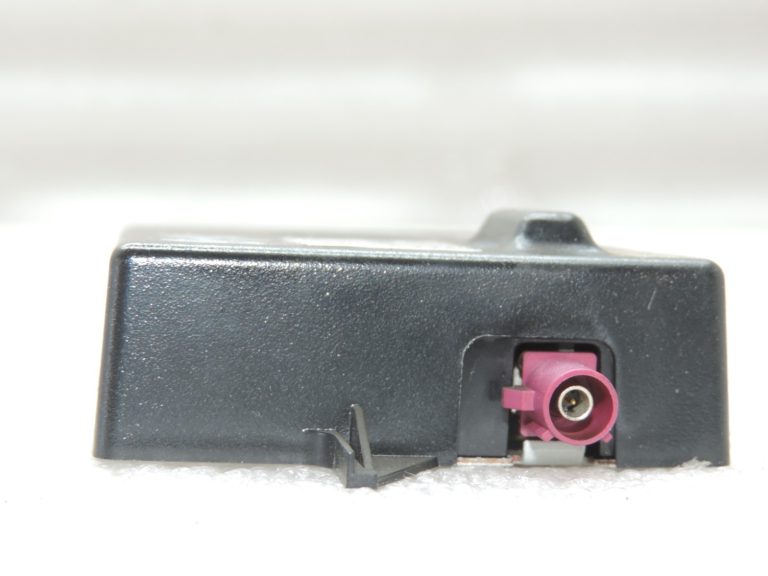 Oriģinālais BMW F31 F31 F30 F06 F20 F20 F23 F15 F16 Mini F56 avārijas antenas vadības bloks