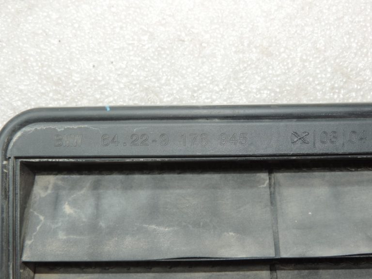 Oriģinālais BMW F31 F30 G20 G30 G01 G07 Aizmugurējās ventilācijas virsbūves gaisa sprausla 64229176945