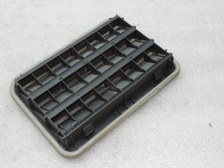 Oriģinālais BMW F31 F30 G20 G30 G01 G07 Aizmugurējās ventilācijas virsbūves gaisa sprausla 64229176945