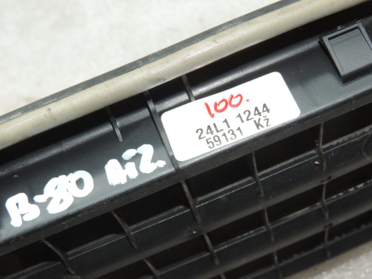 Oriģinālais BMW F31 F30 G20 G30 G01 G07 Aizmugurējās ventilācijas virsbūves gaisa sprausla 64229176945