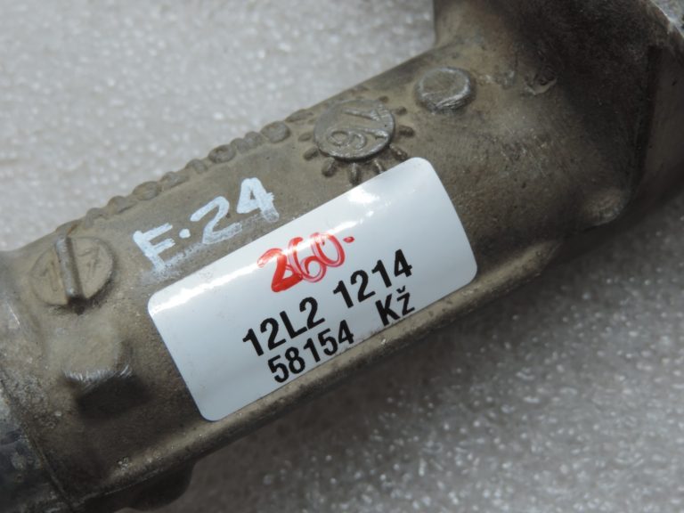 Oriģinālā Ford Ranger TKE Transit VII dīzeļdzinēja ūdens caurules atloka caurule