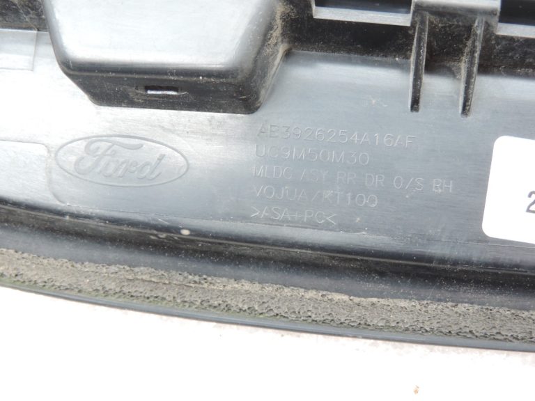Oriģināls Ford Ranger TKE PX2 durvju vāka apdares līstes aizmugurējā labajā pusē
