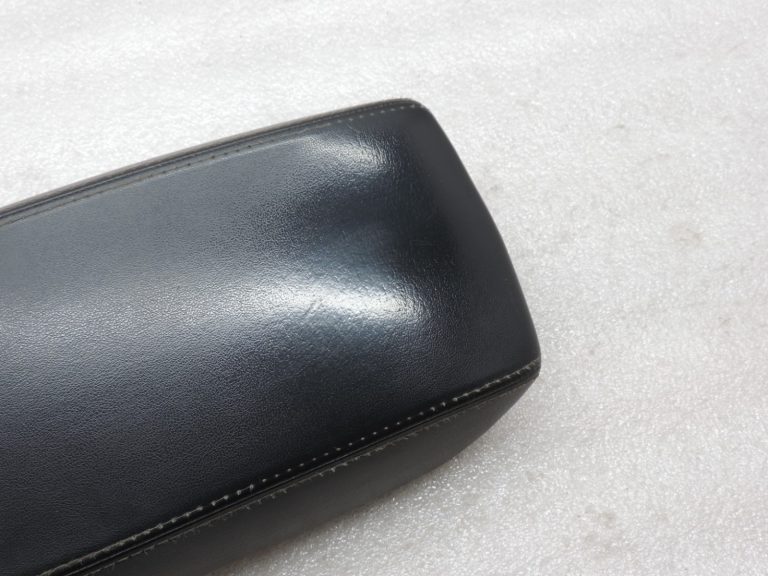 Īsts Ford Ranger TKE PX2 centrālais roku balsts melns Ebony ādas imitācija
