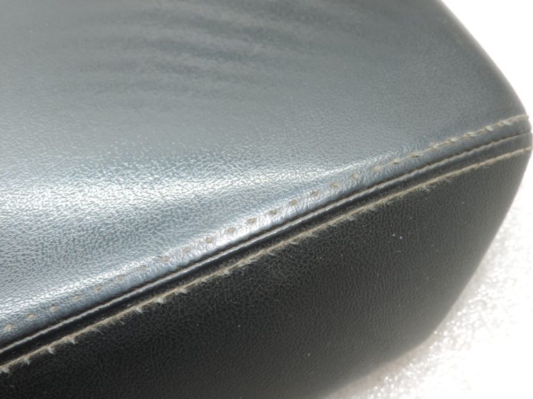 Īsts Ford Ranger TKE PX2 centrālais roku balsts melns Ebony ādas imitācija