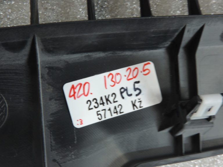 Oriģināls Ford Ranger TKE PX2 priekšējā paneļa vējstikla pārsegs, ventilācijas atveres vāks