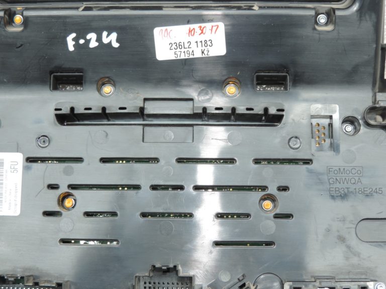 Oriģināls Ford Ranger TKE PX2 gaisa kondicionēšanas vadības panelis EB3T-18E245-FJ3ENU