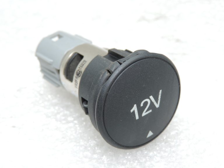 Oriģinālā Ford Ranger TKE PX2 12V savienojuma ligzda 6R33196247AA