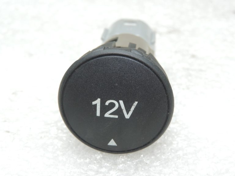 Oriģinālā Ford Ranger TKE PX2 12V savienojuma ligzda 6R33196247AA