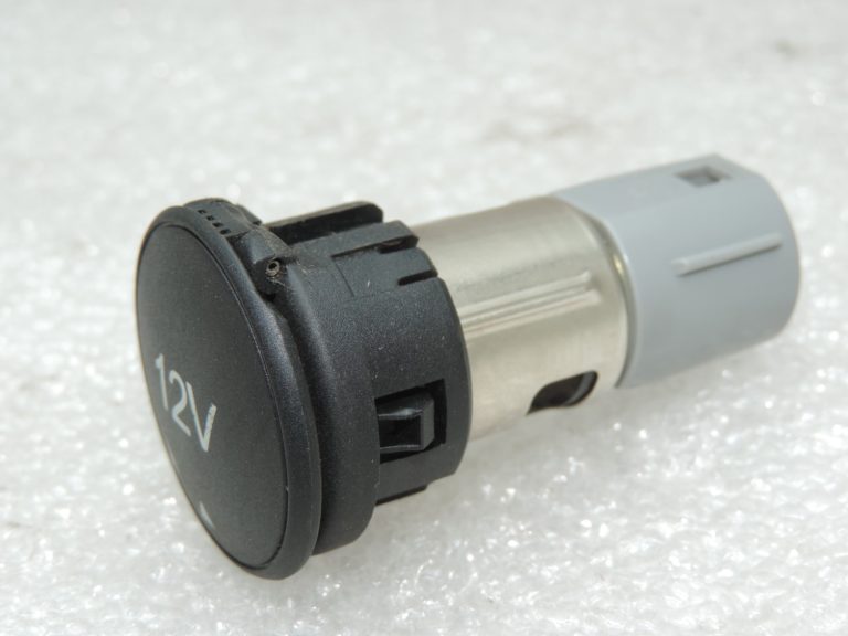 Oriģinālā Ford Ranger TKE PX2 12V savienojuma ligzda 6R33196247AA