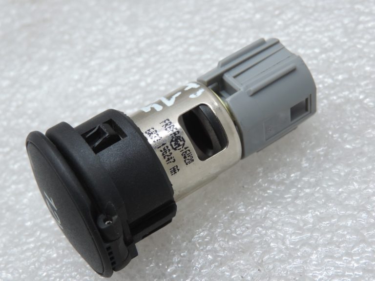 Oriģinālā Ford Ranger TKE PX2 12V savienojuma ligzda 6R33196247AA