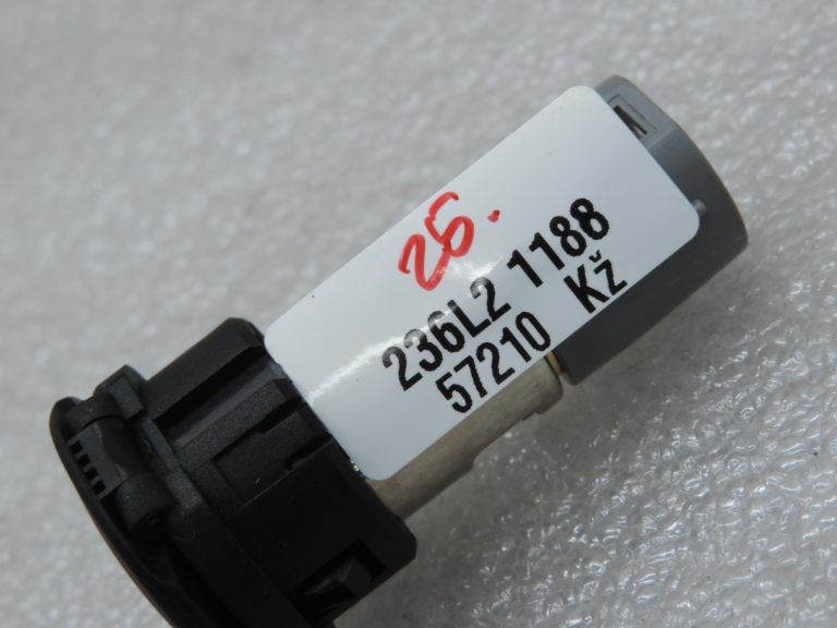 Oriģinālā Ford Ranger TKE PX2 12V savienojuma ligzda 6R33196247AA