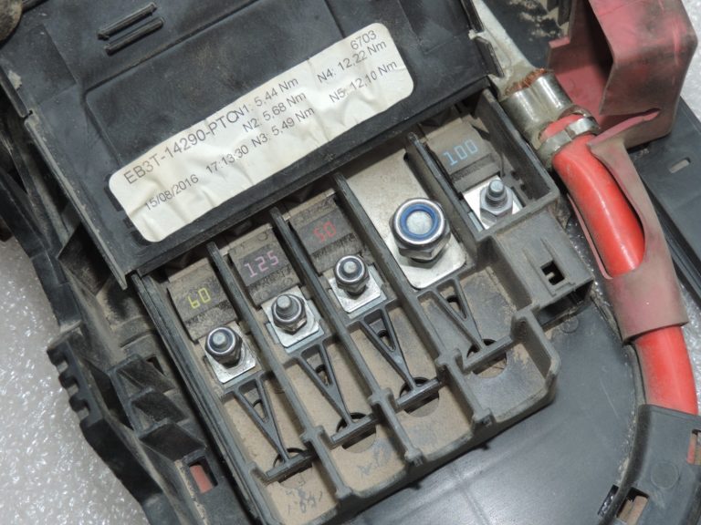 Oriģinālais Ford Ranger TKE PX2 drošinātāju sadalītājs drošinātāju kārbas vadības bloks