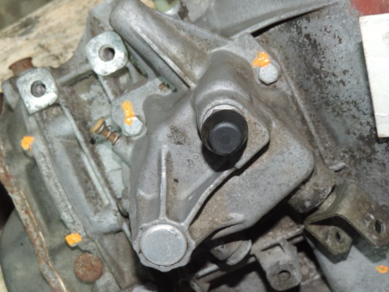 127 Tkm!  Opel Astra G Corsa C Kadett E Tigra A benzīna manuālā pārnesumkārba F13C374
