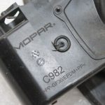 Oriģinālais Jeep Renegade degvielas uzpildes vāciņš degvielas uzpildes vāka eņģe 52078713