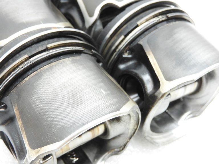 Oriģināls 4 virzuļu komplekts Alfa Opel Chevrolet Fiat 1.3 CDTI 55220492 73502643