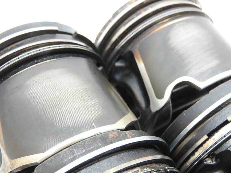 Oriģināls 4 virzuļu komplekts Alfa Opel Chevrolet Fiat 1.3 CDTI 55220492 73502643