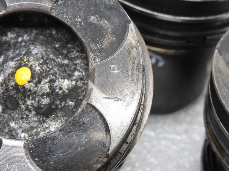 Oriģināls 4 virzuļu komplekts Alfa Opel Chevrolet Fiat 1.3 CDTI 55220492 73502643