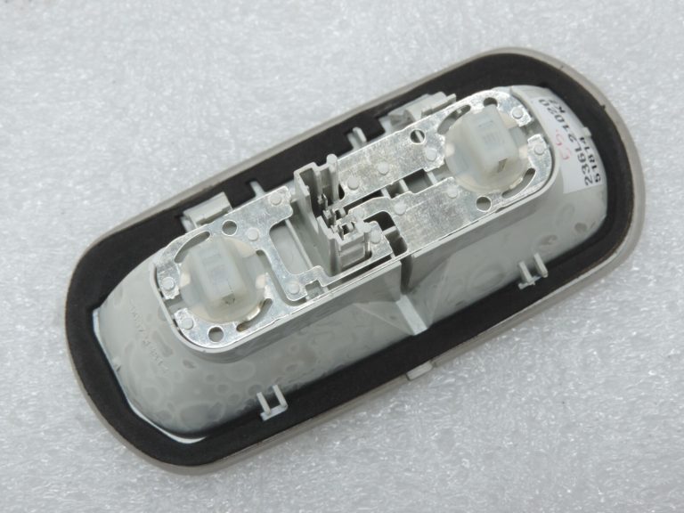 Oriģinālais Opel Meriva B salona apgaismojums Flex Durvis priekšējās labās 13306021