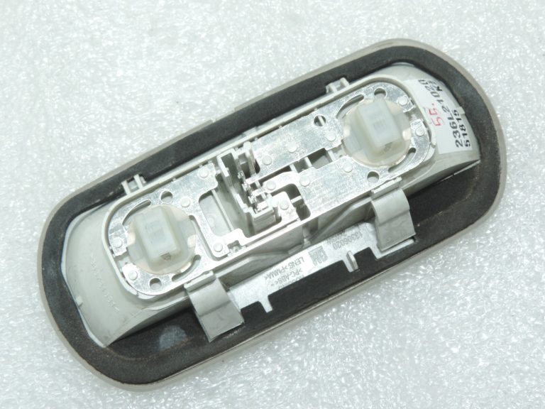 Oriģinālais Opel Meriva B salona apgaismojums Flex Durvis priekšējās kreisās 13306020