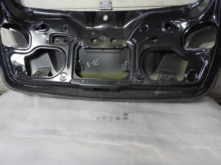 Opel Meriva B bagāžnieka vāks bez stikla 13330713 13408769 22C / GAR