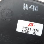 Oriģinālā Mazda 6 GJ priekšējo durvju nodalījuma gumijas paklājiņš apakšdaļā