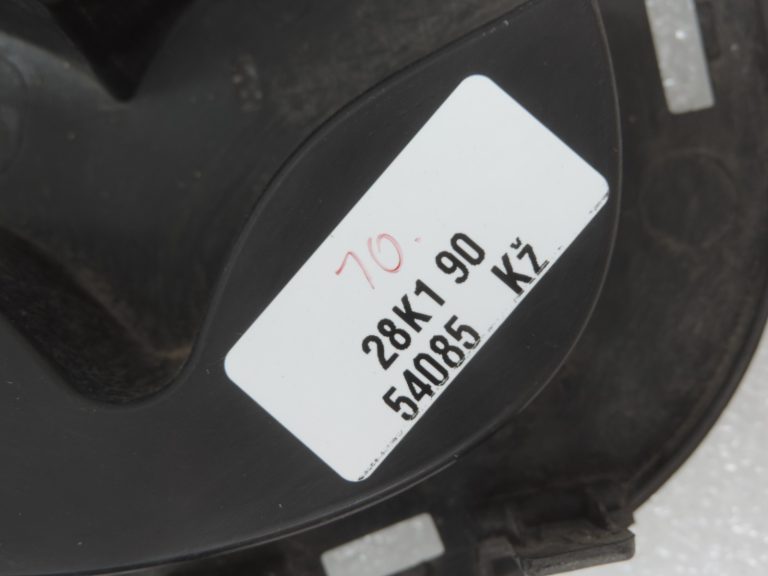 Oriģinālā Mazda 6 GJ Priekšējā radiatora režģa emblēmas turētājs Basic holder GHP950716A