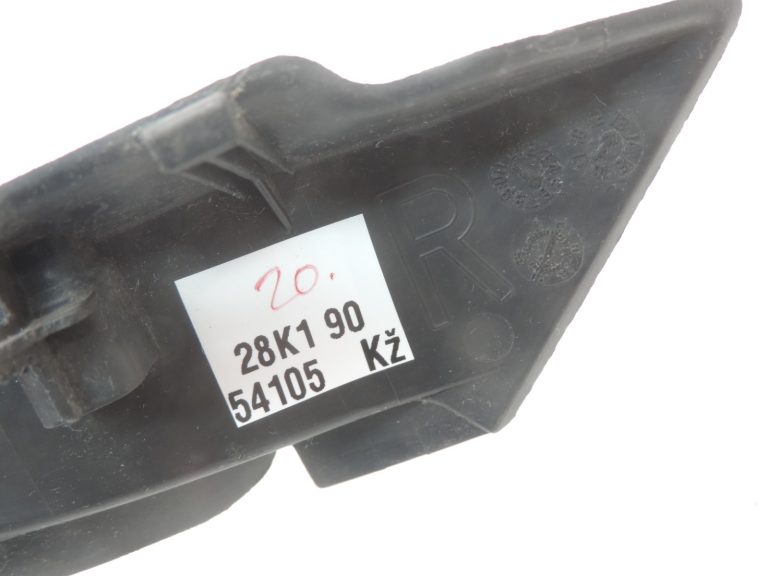 Oriģinālais Mazda 6 GJ vējstikla/ dubļusarga pārsegs Labais GHP951PB1A