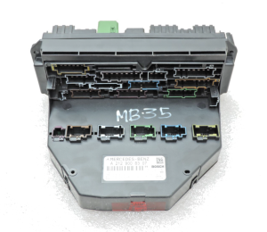 Original Mercedes Benz W212 E200 engine compartment fuse box control unit