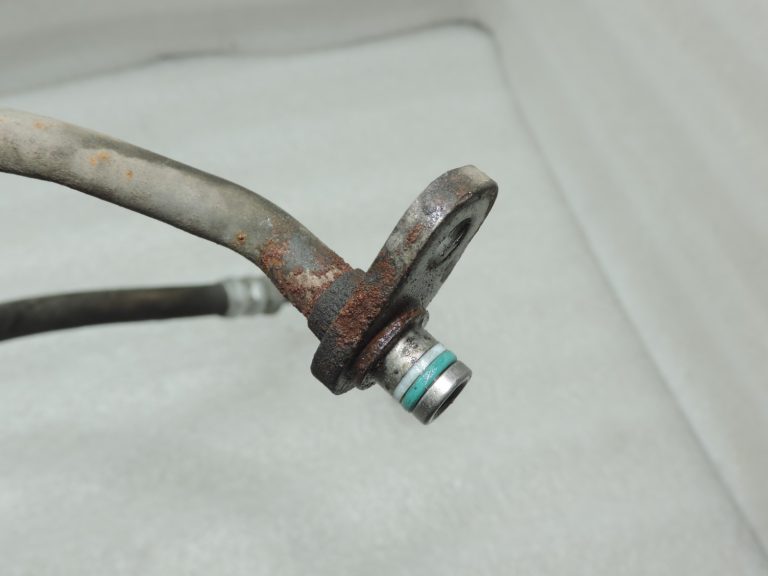 Oriģinālā Mercedes Benz W212 E200 stūres pastiprinātāja hidrauliskā augstspiediena līnija