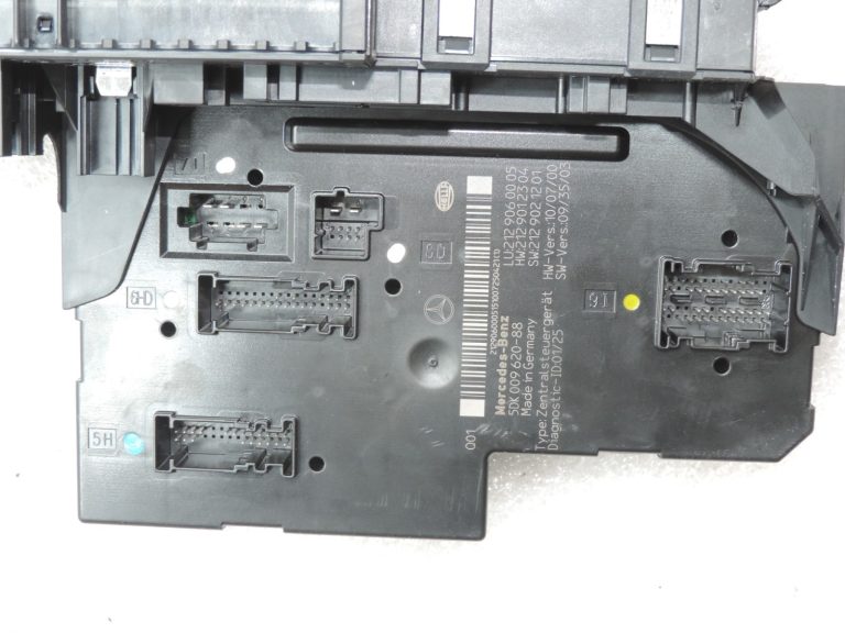 Oriģinālais Mercedes Benz W212 drošinātāju kārbas centrālais vadības bloks