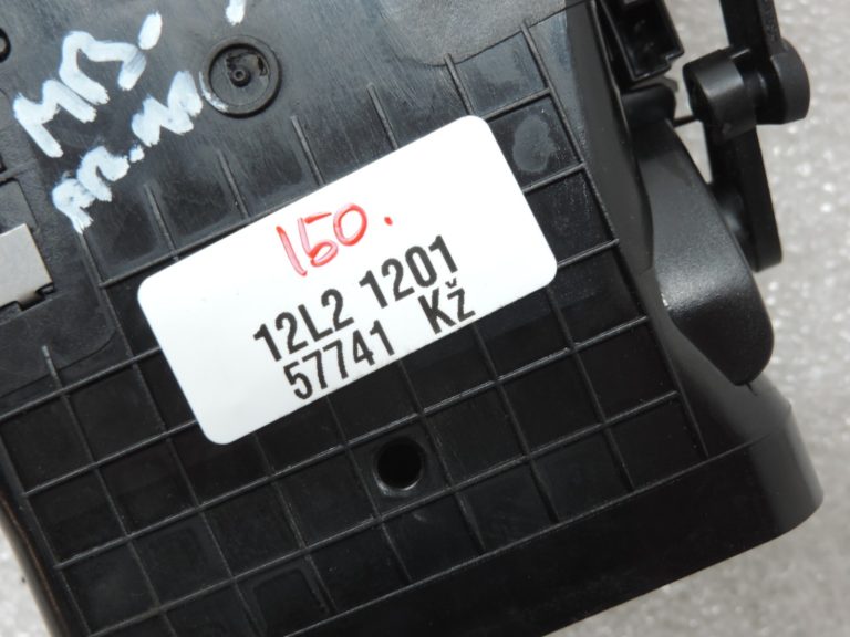 Oriģinālais Mercedes Benz W212 instrumentu paneļa ventilācijas lūkas kreisais