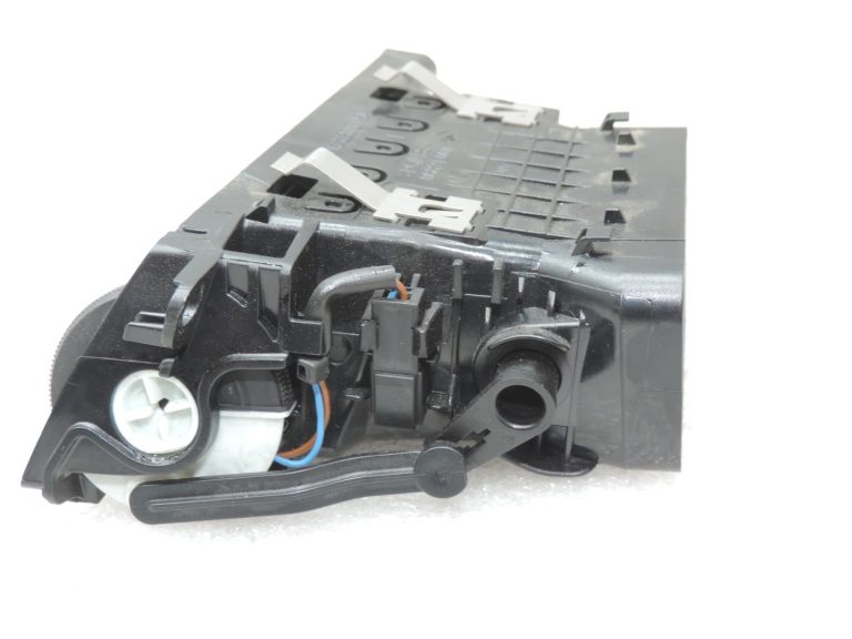 Oriģinālais Mercedes Benz W212 instrumentu paneļa ventilācijas lūkas kreisais