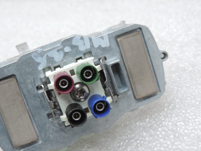 Oriģinālais Mercedes Benz W212 jumta antenas GPS antenas vadības bloks A2128201675