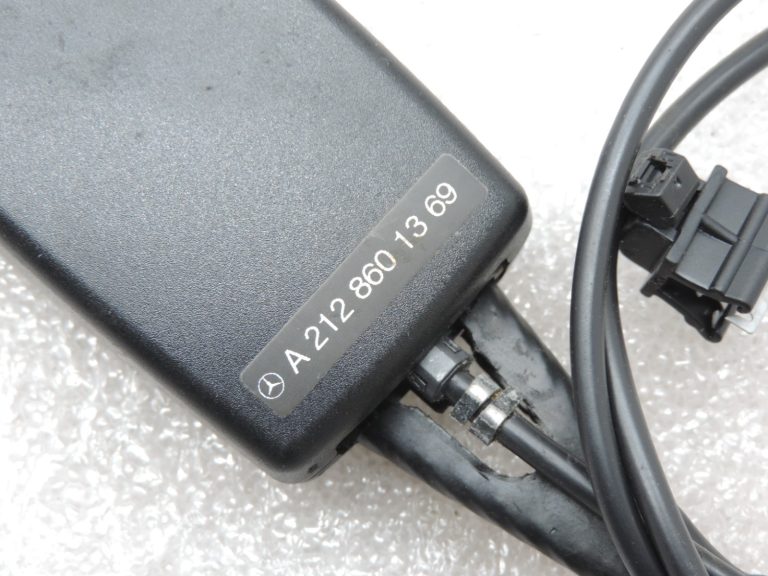 Oriģinālā Mercedes Benz W212 priekšējā kreisā/ labā drošības jostas sprādze