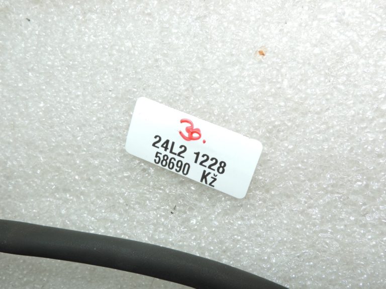 Mercedes E-klases W212 stūres mehānisma solenoīda vārsta vadu instalācijas kabeļa kontaktdakša