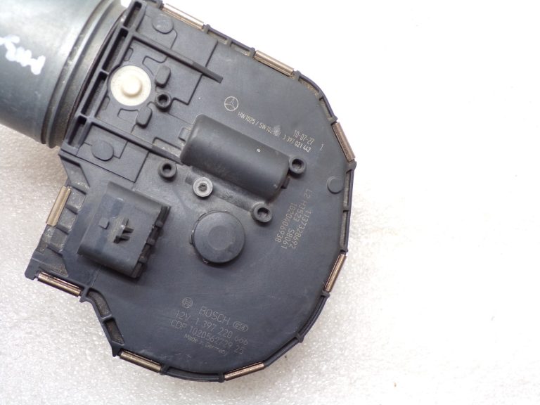 Oriģinālais Mercedes Benz W212 priekšējā stikla tīrītāja motors A2128201240