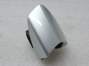 Mercedes W212 ārējo durvju rokturu vāciņš priekšējais/aizmugurējais labajā pusē, sudraba krāsā (775U)