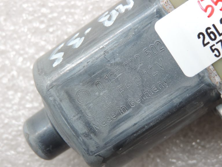 Oriģinālais Mercedes Benz W212 W204 Logu regulatora motors priekšējais labais