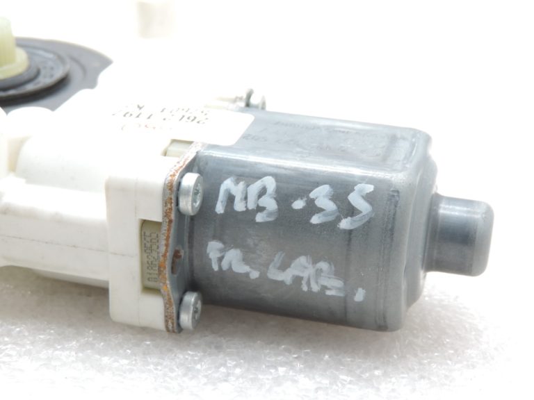 Oriģinālais Mercedes Benz W212 W204 Logu regulatora motors priekšējais labais