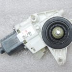 Oriģinālais Mercedes Benz W212 W204 Logu regulatora motors aizmugurējā labajā pusē