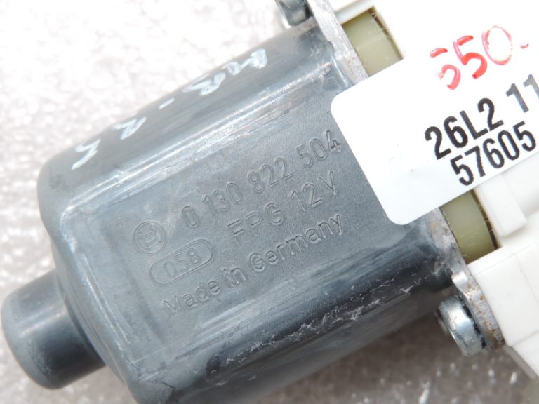 Oriģinālais Mercedes Benz W212 W204 Logu regulatora motors aizmugurējā labajā pusē