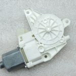 Oriģinālais Mercedes Benz W212 W204 Logu regulatora motors aizmugurējā labajā pusē