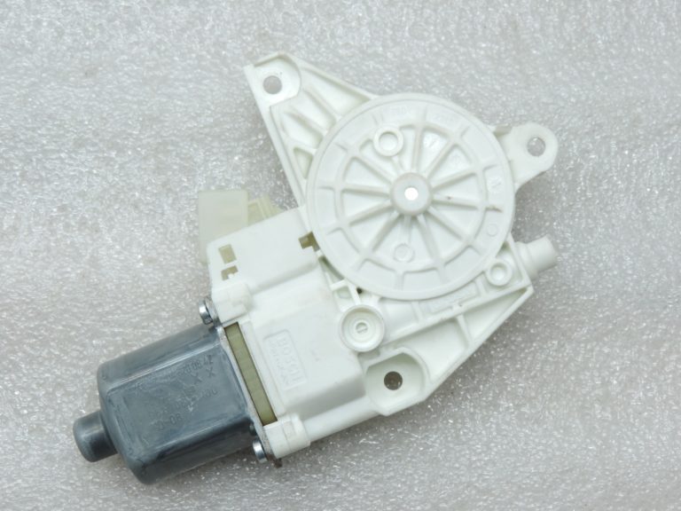 Oriģinālais Mercedes Benz W212 W204 Logu regulatora motors aizmugurējā labajā pusē