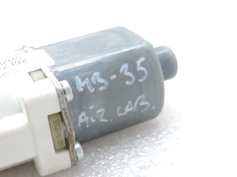 Oriģinālais Mercedes Benz W212 W204 Logu regulatora motors aizmugurējā labajā pusē