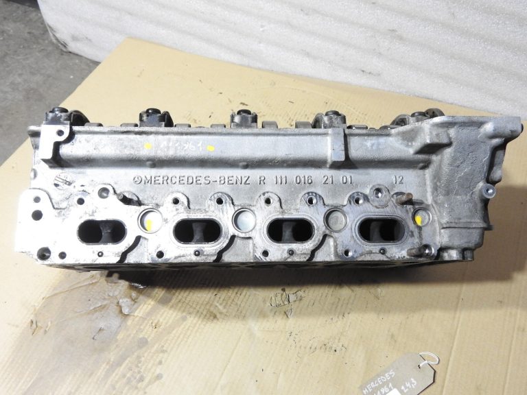 Mercedes W202 C220 W210 111.961 Cilindra galva ar sadales vārpstām R1110162101