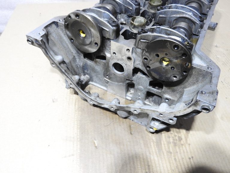 Mercedes W202 C220 W210 111.961 Cilindra galva ar sadales vārpstām R1110162101