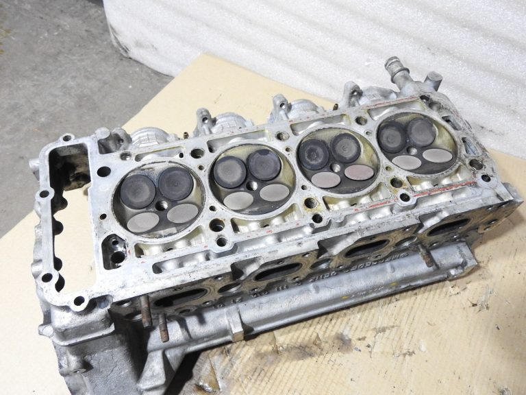 Mercedes W202 C220 W210 111.961 Cilindra galva ar sadales vārpstām R1110162101
