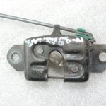 Oriģinālā Nissan Navara II D40 aizmugurējo durvju slēdzene labā 90502ZP50A