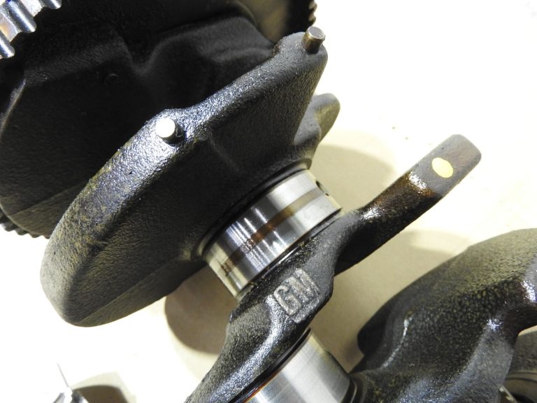 Kloķvārpsta priekš Opel Ascona Astra Vectra Kadett Omega 90297267 90500609